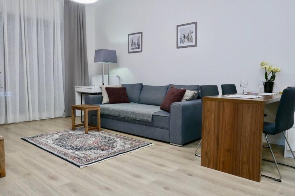 Sarmacka Apartment In Wilanow Варшава Екстериор снимка